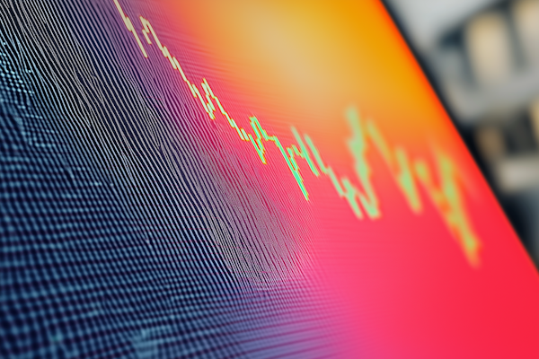 Marktanalyse und Investmenttrends auf Computerbildschirm
